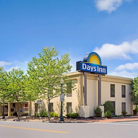 Days Inn By Wyndham Silver Spring Kültér fotó