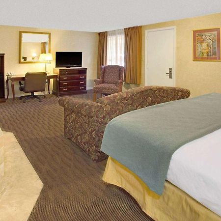 Days Inn By Wyndham Silver Spring Kültér fotó