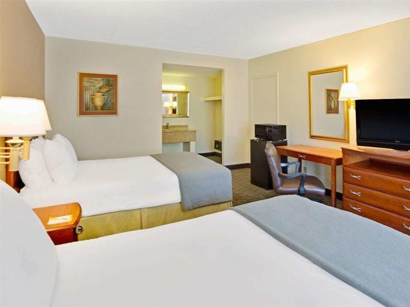Days Inn By Wyndham Silver Spring Kültér fotó