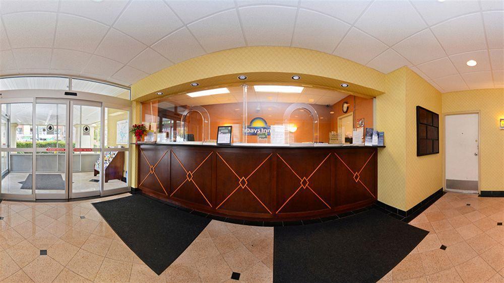 Days Inn By Wyndham Silver Spring Kültér fotó