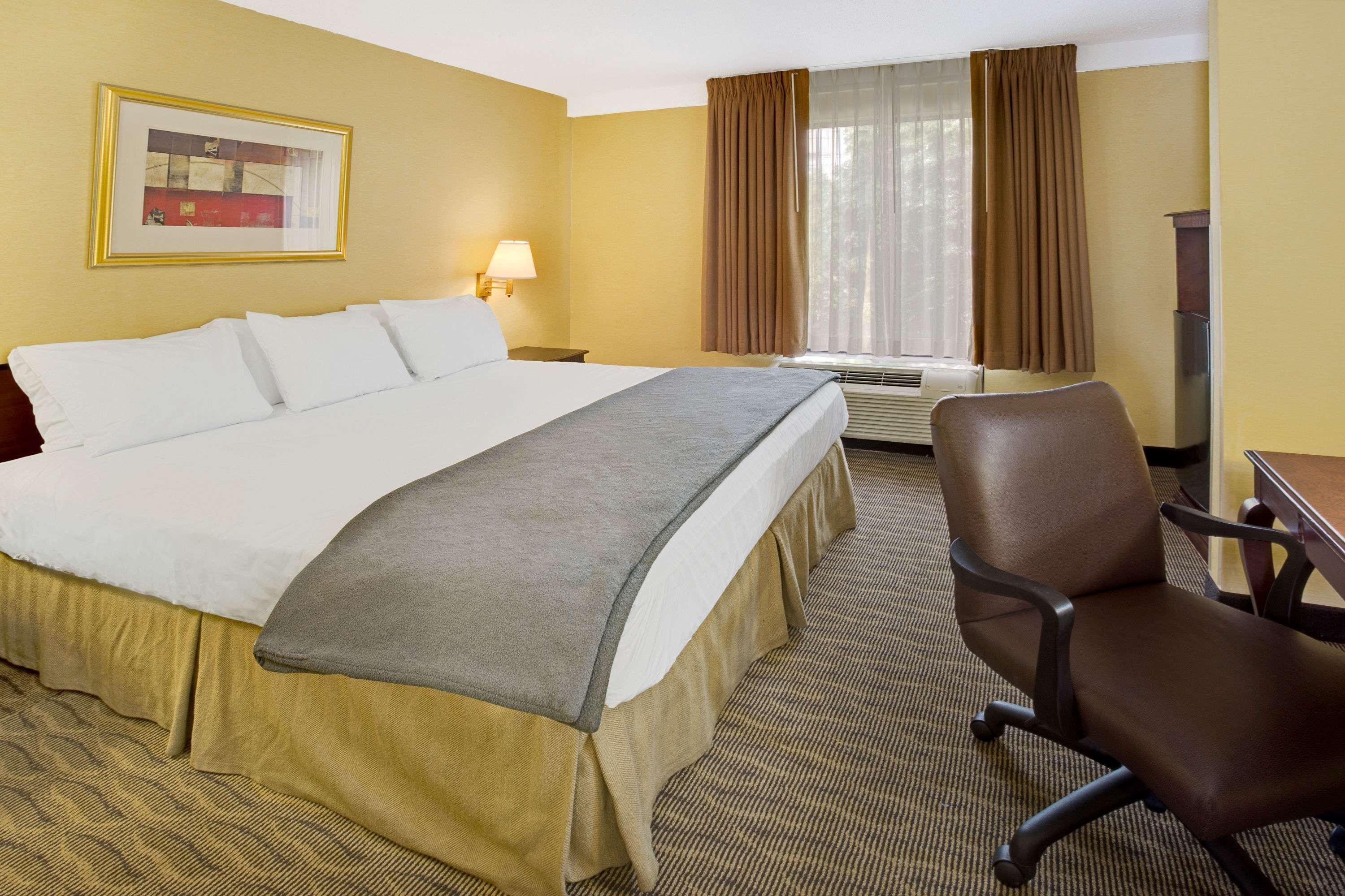 Days Inn By Wyndham Silver Spring Kültér fotó