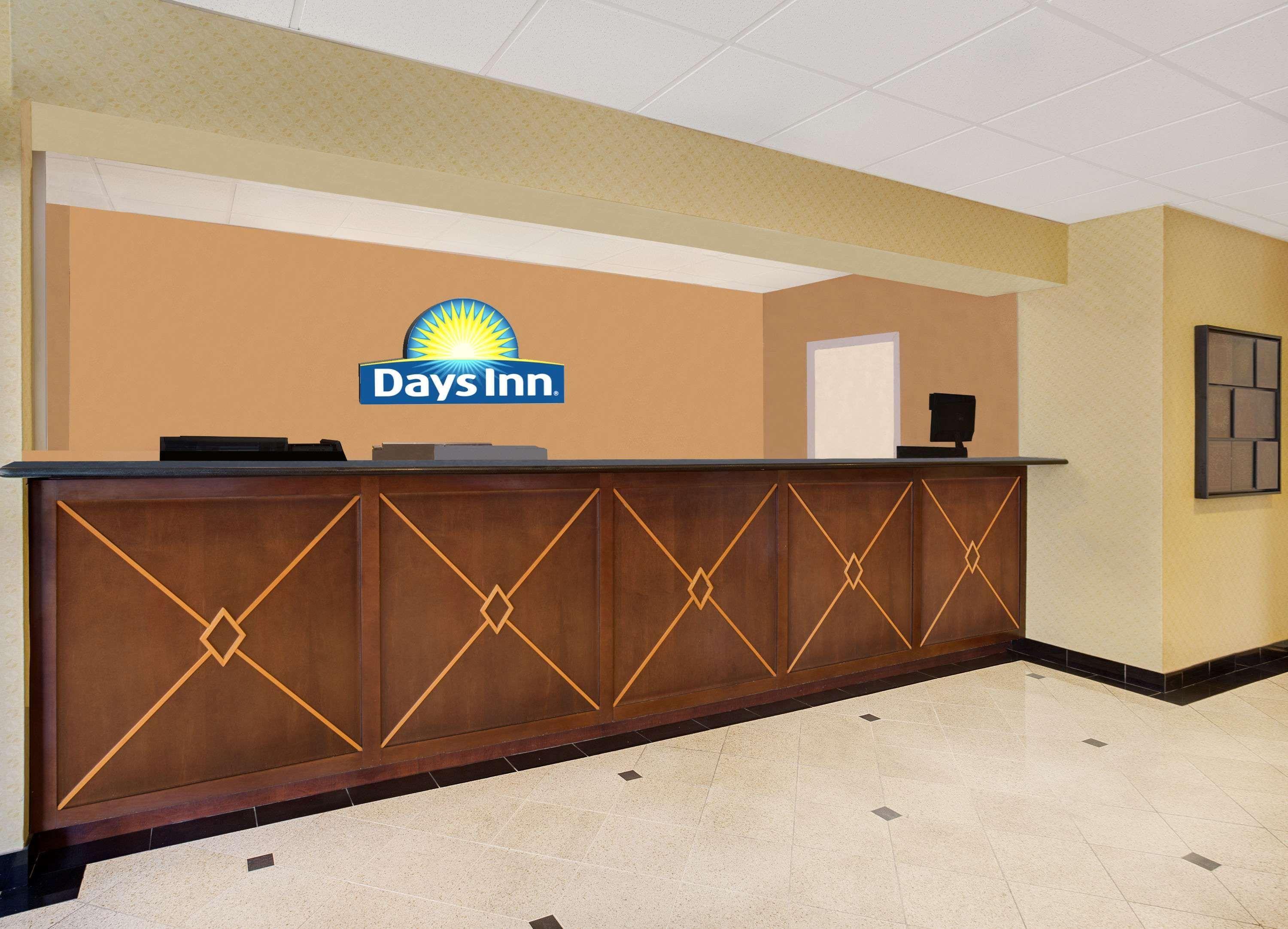 Days Inn By Wyndham Silver Spring Kültér fotó