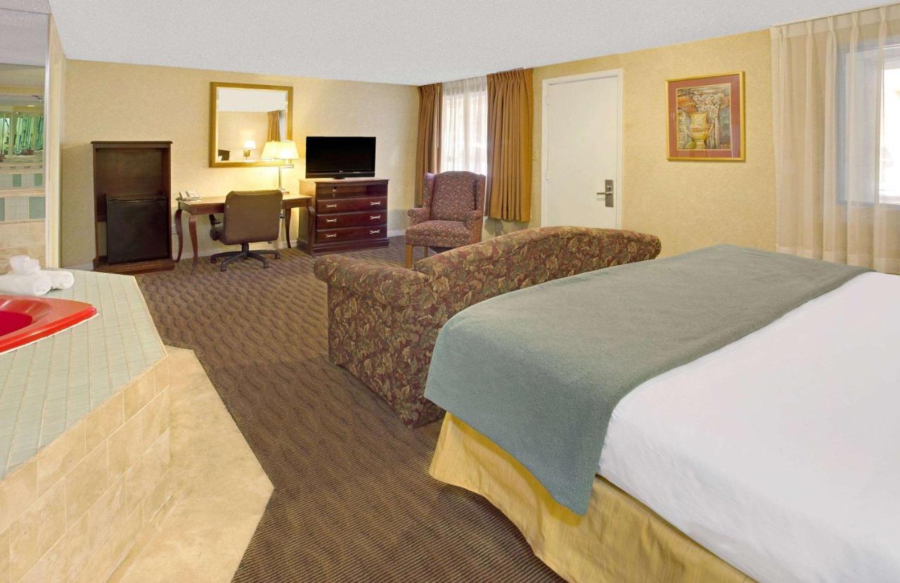 Days Inn By Wyndham Silver Spring Kültér fotó