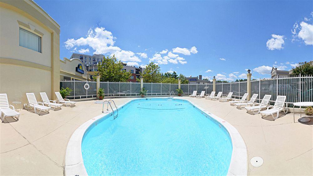 Days Inn By Wyndham Silver Spring Kültér fotó